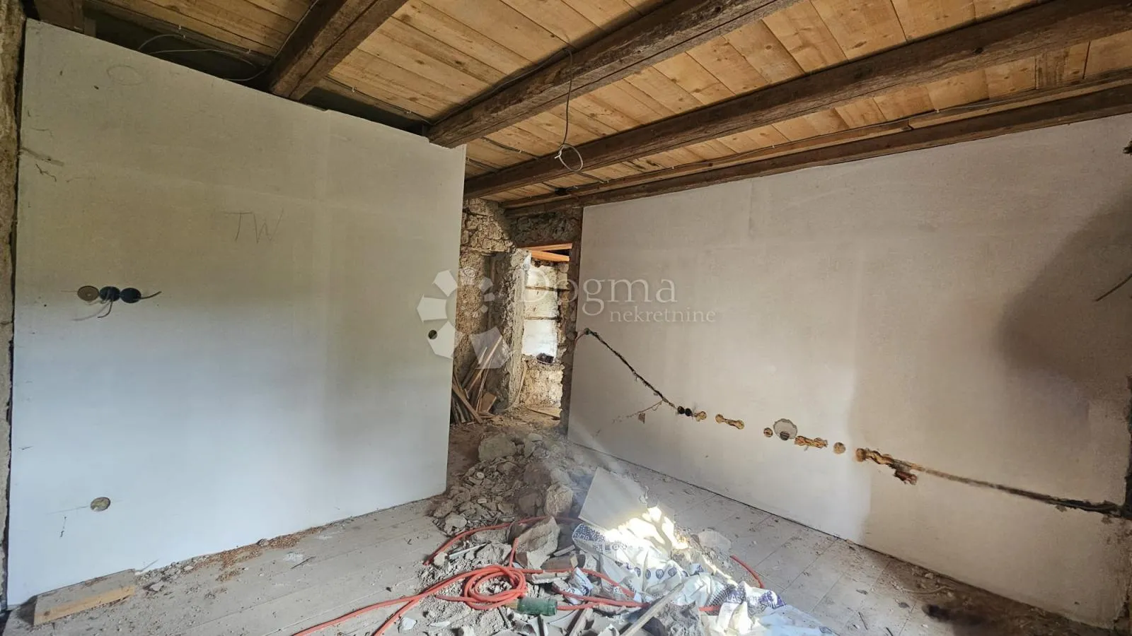 samostojeća kuća u visokoj rou- bazi kraljevica, križišće - slika 21