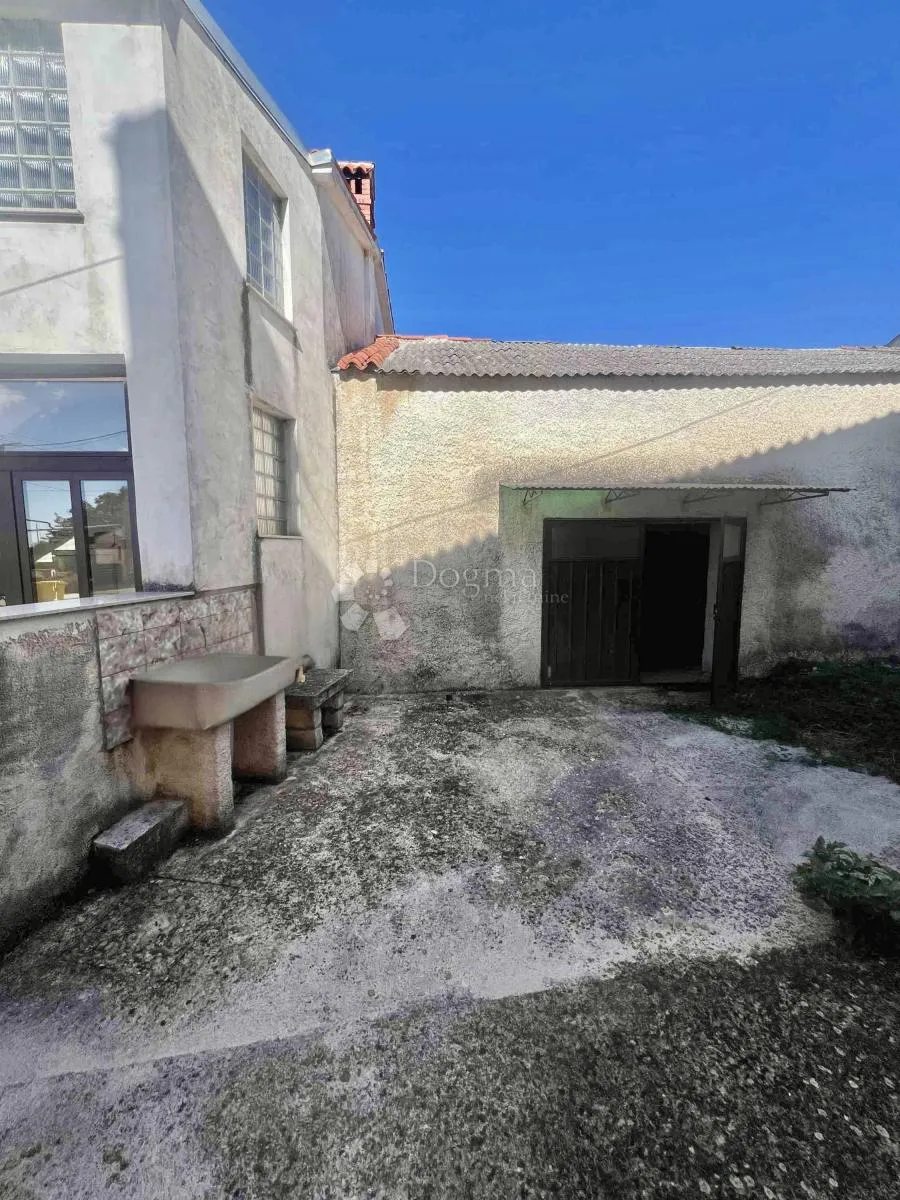 duplex -dvije kuće sa ljetnom kuhinjom i garažom - slika 33