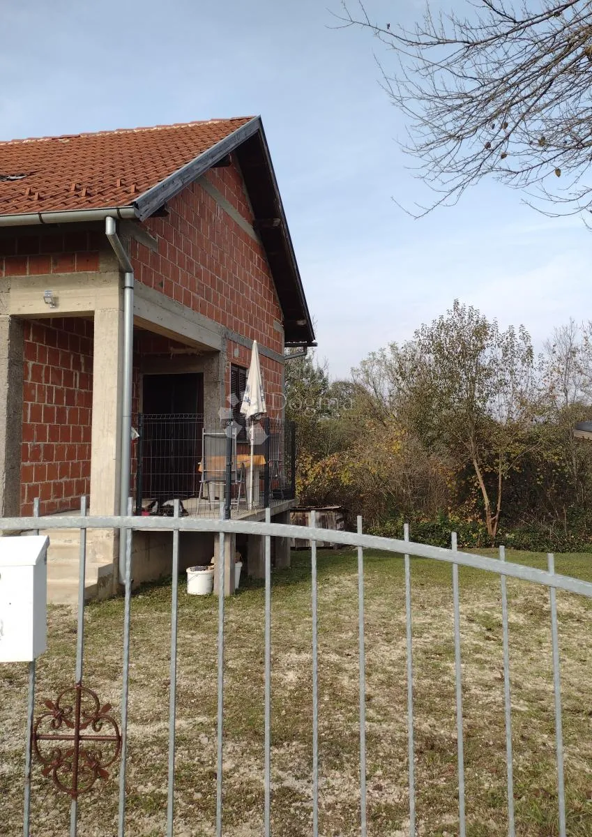 divan pogled, novouređeno i namješteno - slika 13