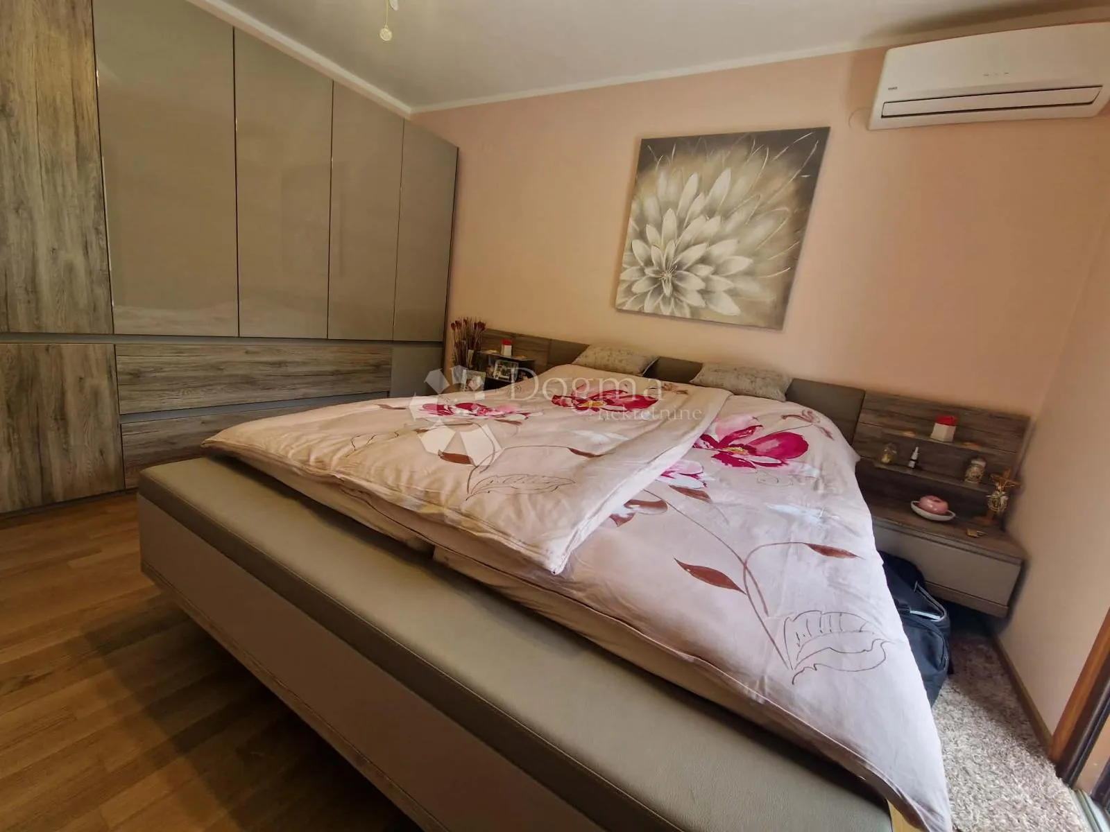 kuća s 4 apartmana - drugi red od mora - slika 13