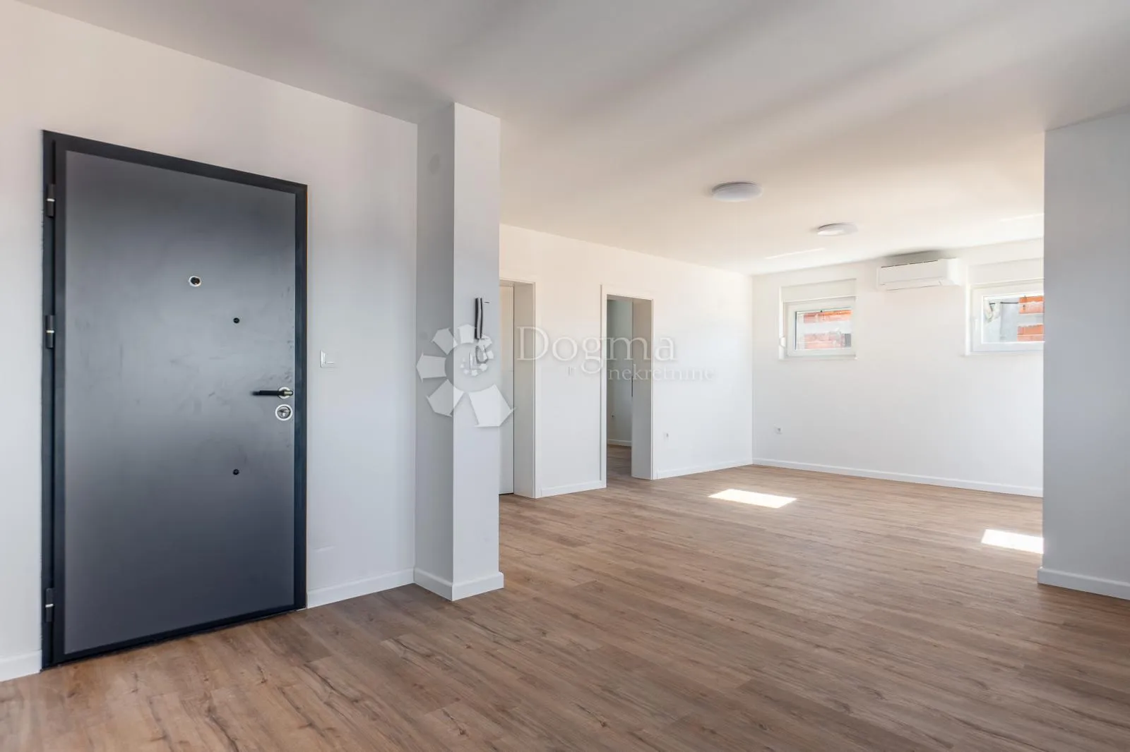 prekrasan apartman sa pogledom na more - slika 10