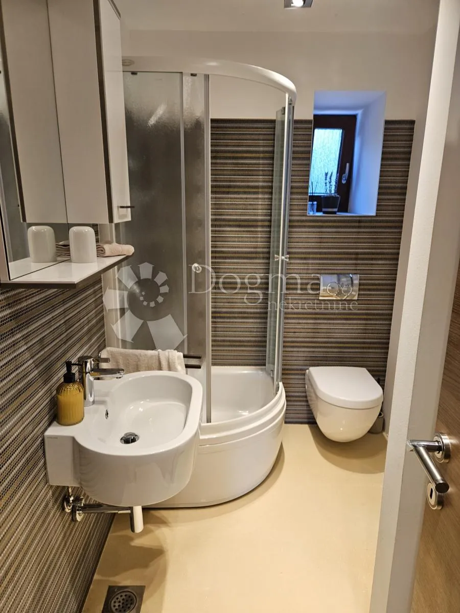 risika - kuća sa bazenom i jacuzziem - slika 5