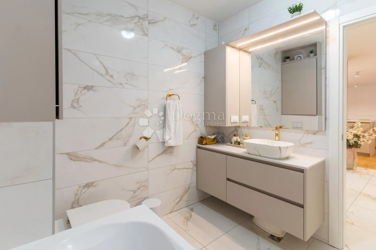 velika gorica, luksuzan 4-sobni stan + 2 parkinga, 109 m2 nkp - slika 20