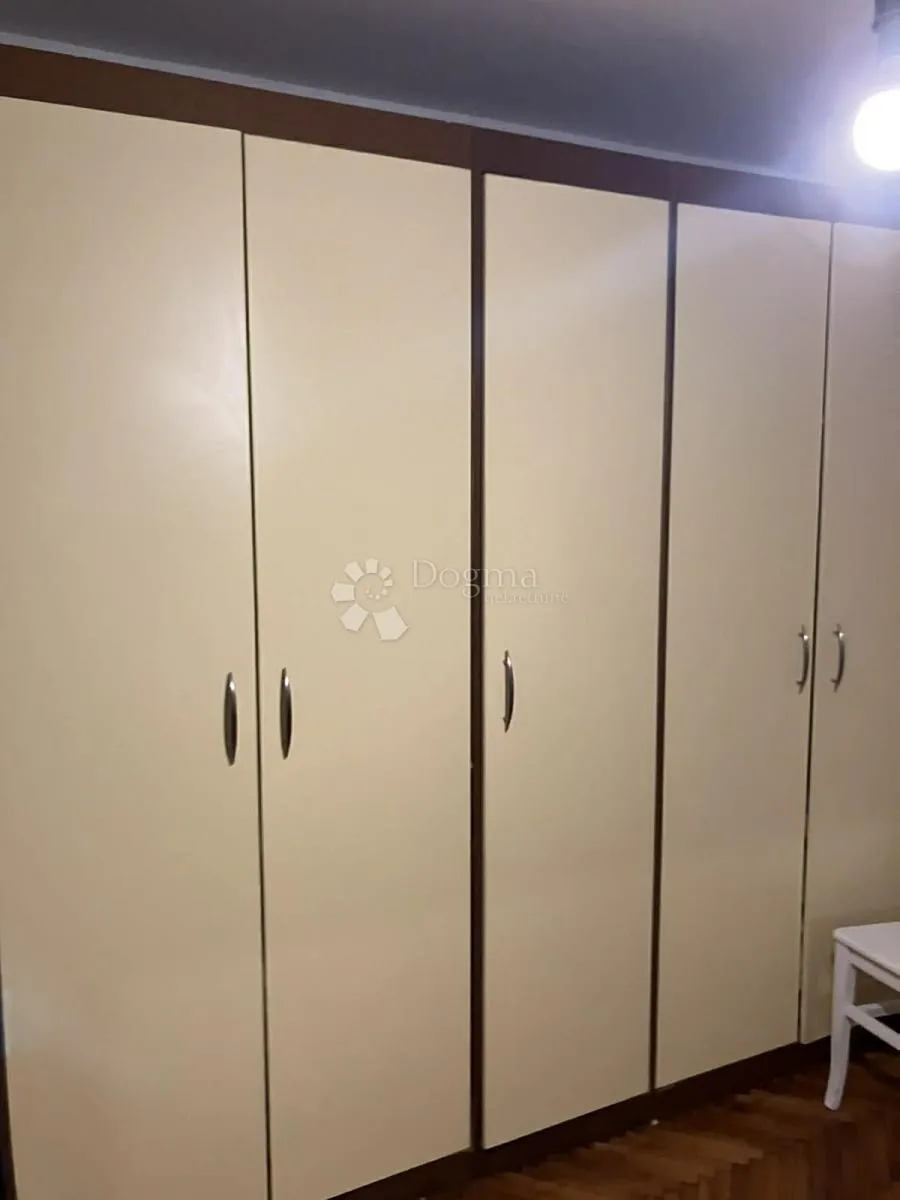 klana, 120 m² – prostrana etaža kuće s velikom okućnicom i 2 garaže - slika 6