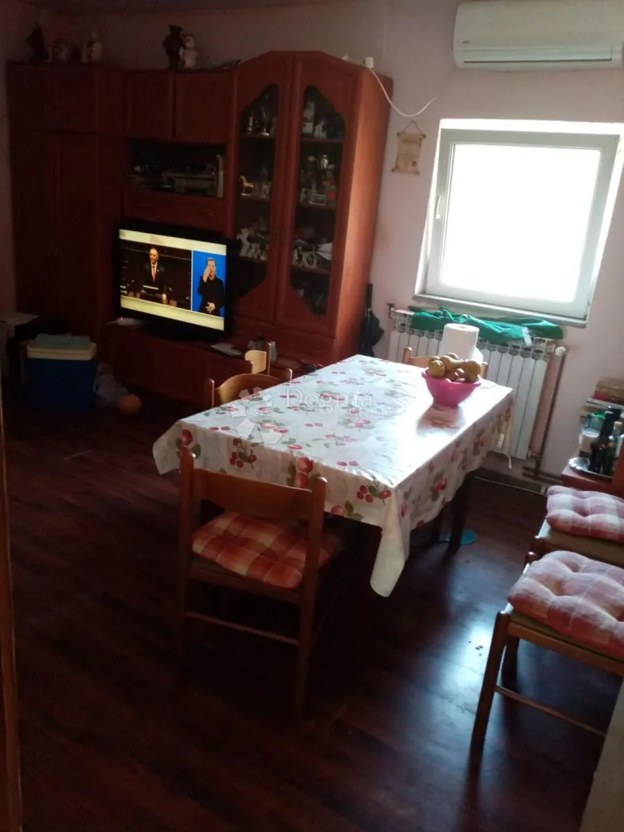 golubić - knin - kuća i 913 m2 dvorišta - slika 8
