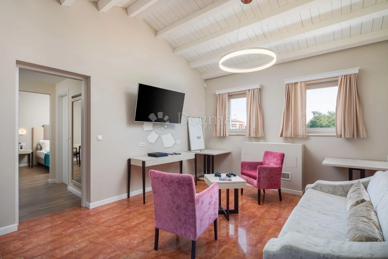prostrana villa s bazenom i sadržajima na rubu sela - slika 31