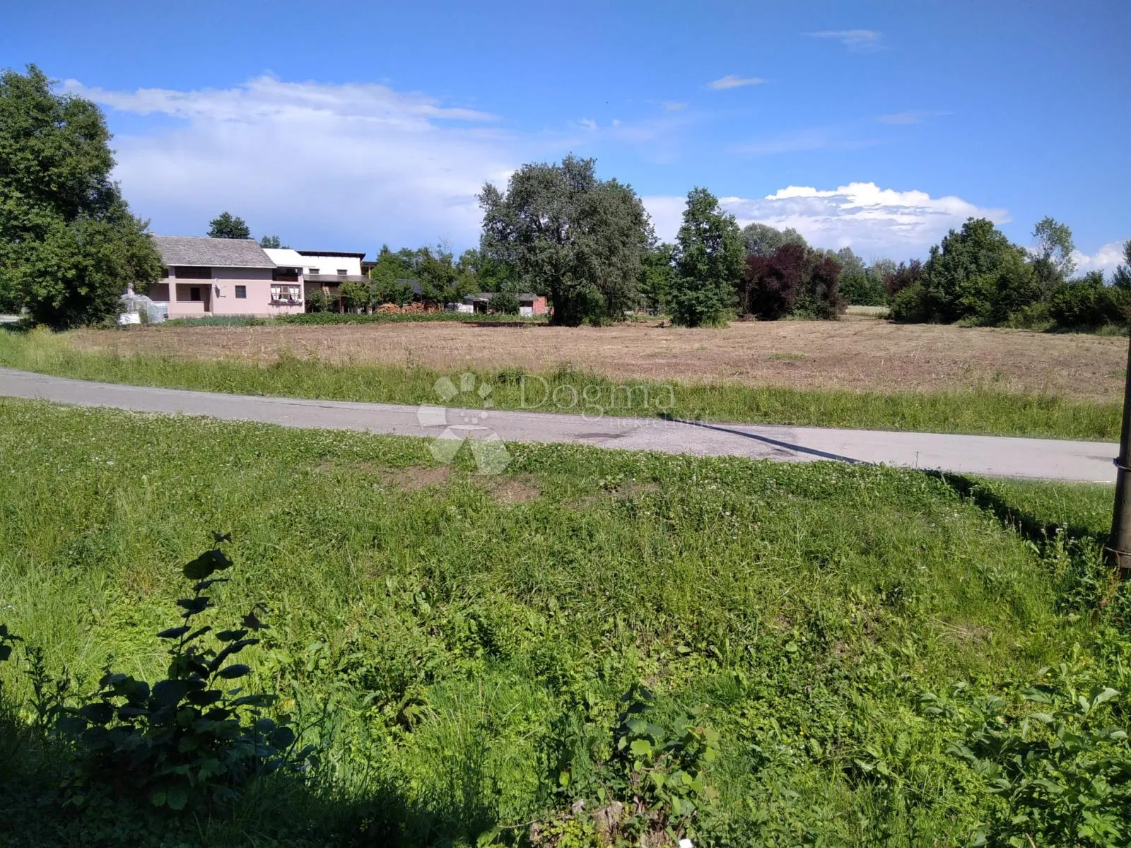građevinsko zemljište uz cestu - dugo selo - slika 1