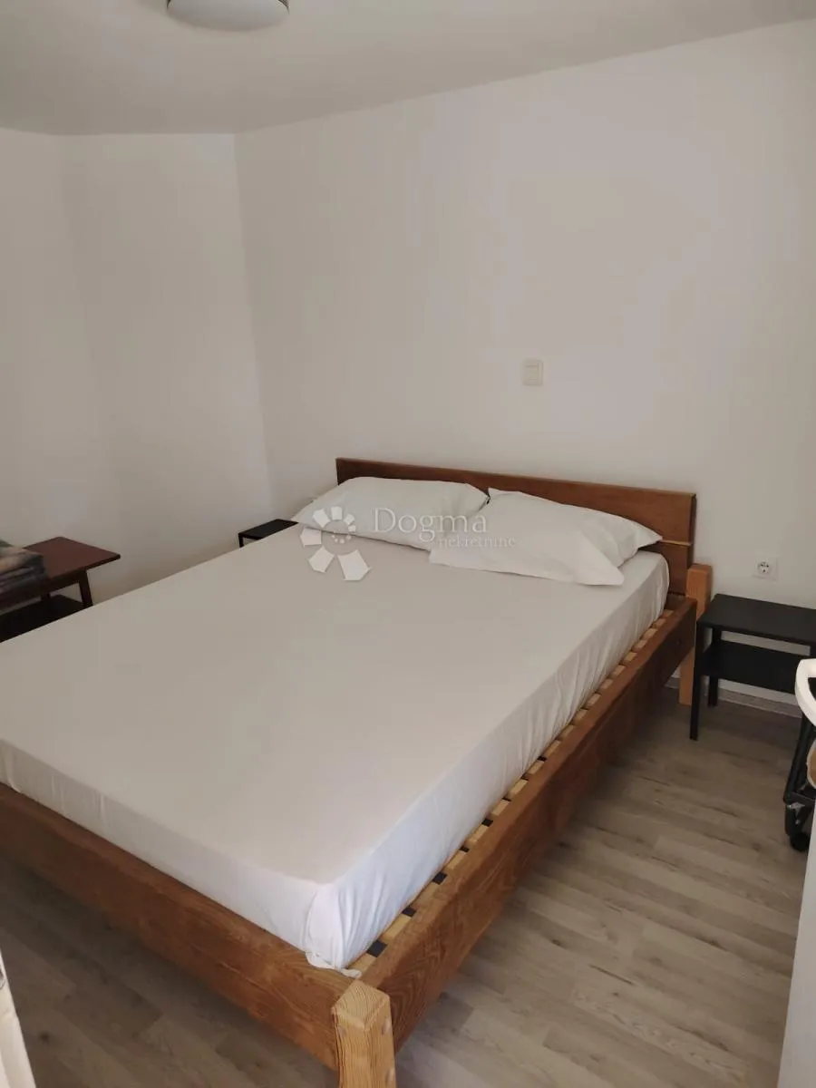 lovran – kuća s 3 stana i okućnicom - slika 8