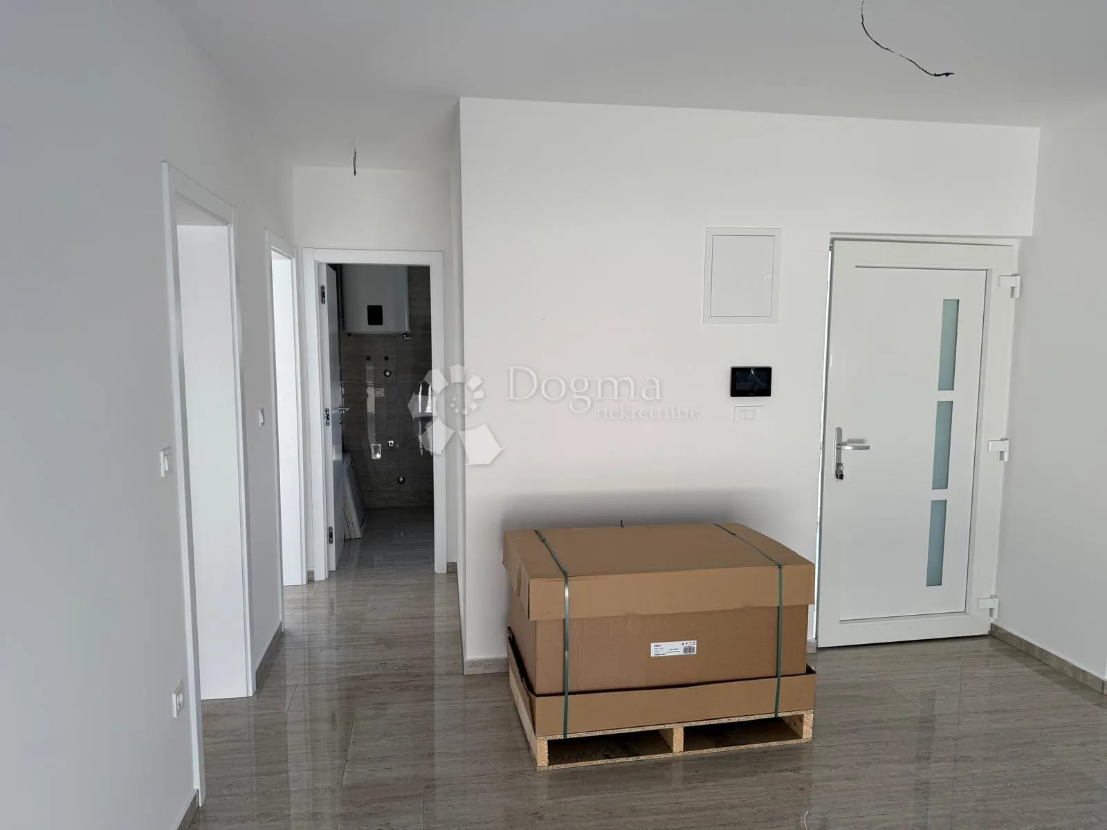 stan u prizemlju novogradnje 92m2, sa dvorištem 95m2, na otoku viru - slika 15