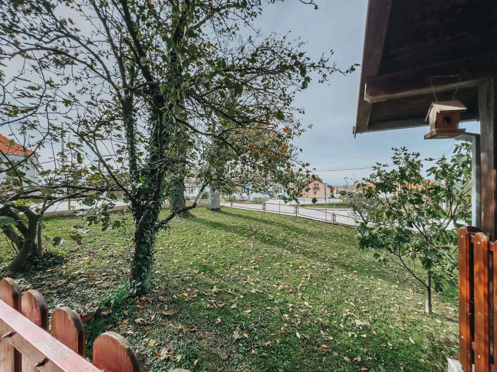 kloštar ivanić - krasno imanje sa tri objekta - slika 9