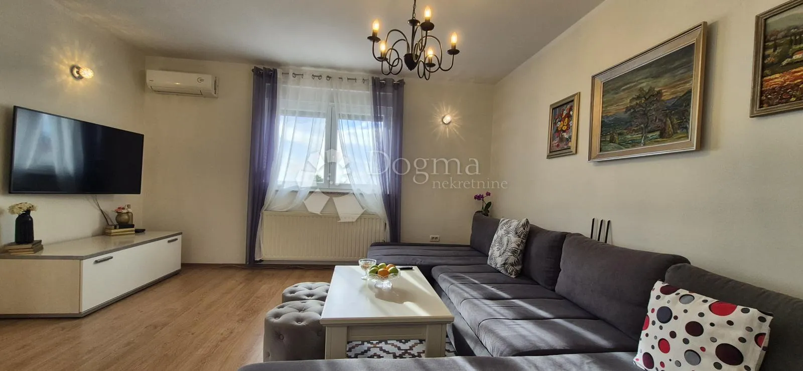 kuća sa 2 stana i bazenom - slika 30