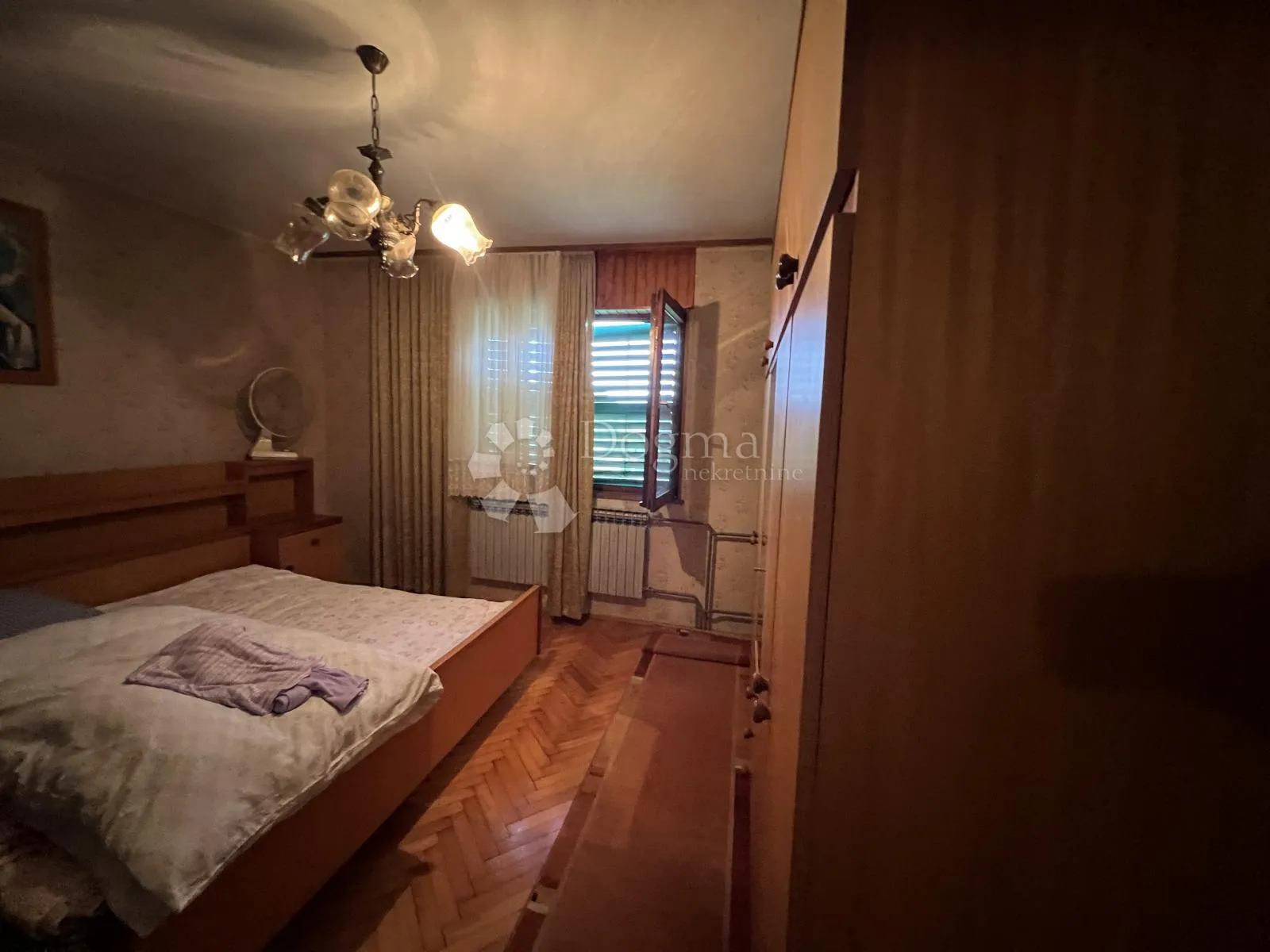 kuća s velikim zemljištem – idealno za turizam i obiteljski život - slika 8