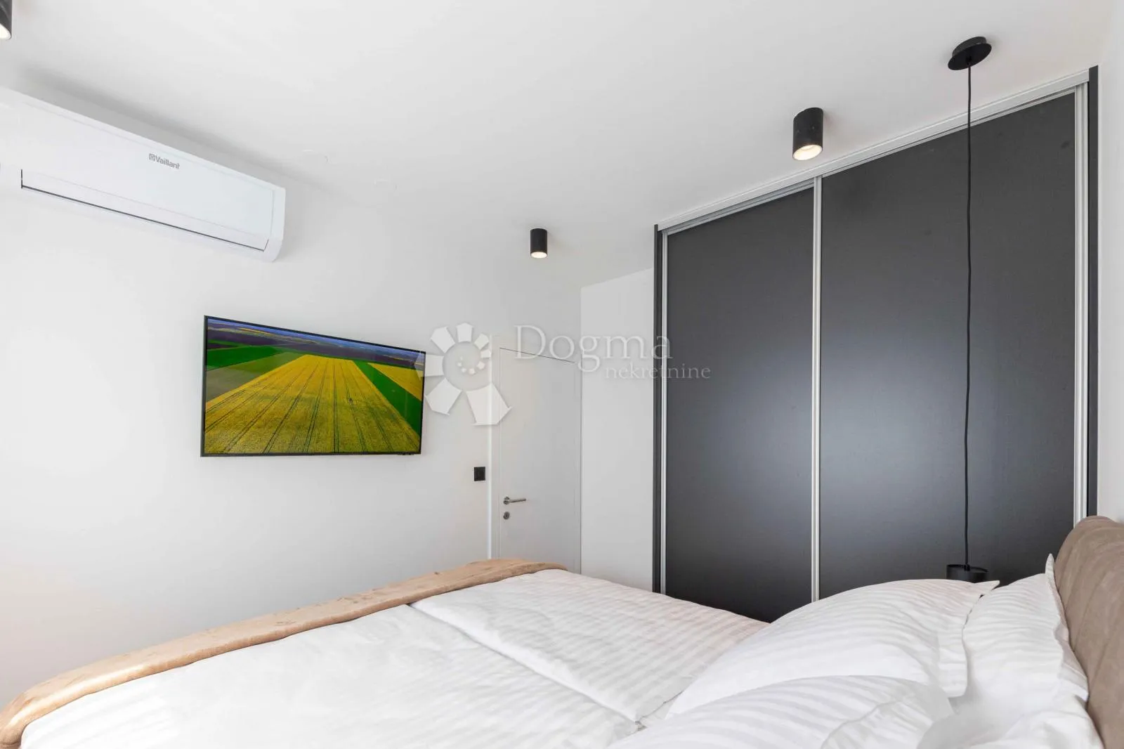 trogir/čiovo - predivna villa s bazenom i pogledom v4 - slika 20