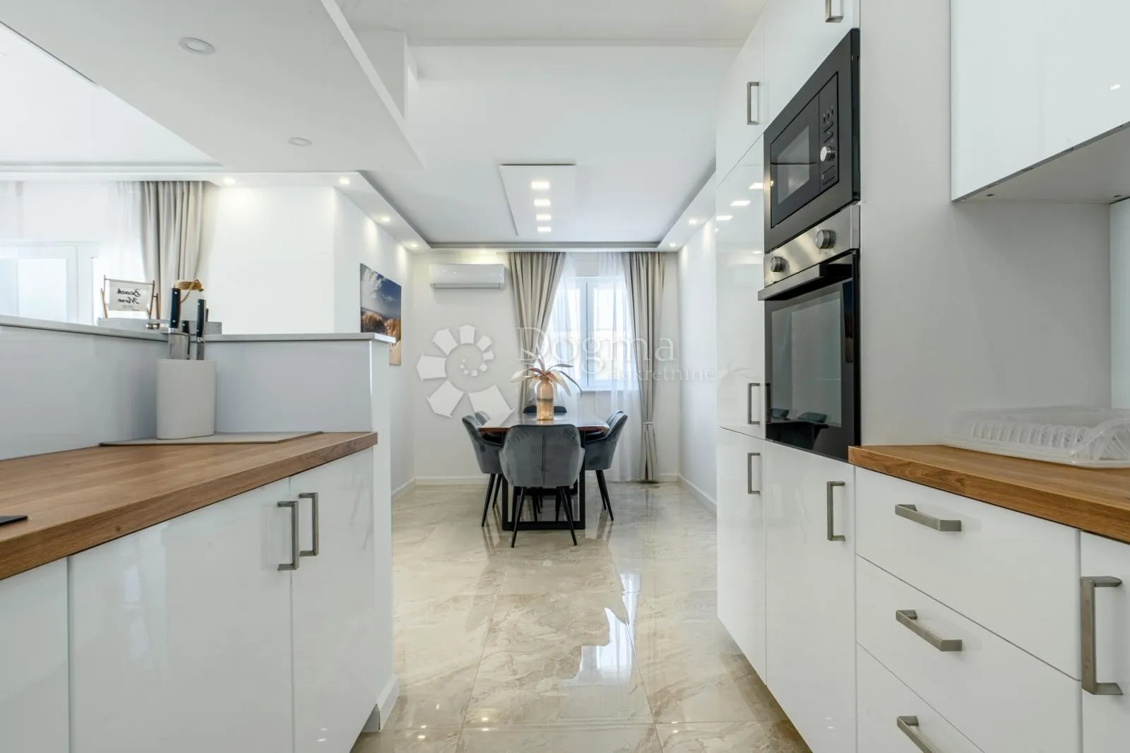 jadranovo – moderna vila s bazenom i otvorenim pogledom na more - slika 18