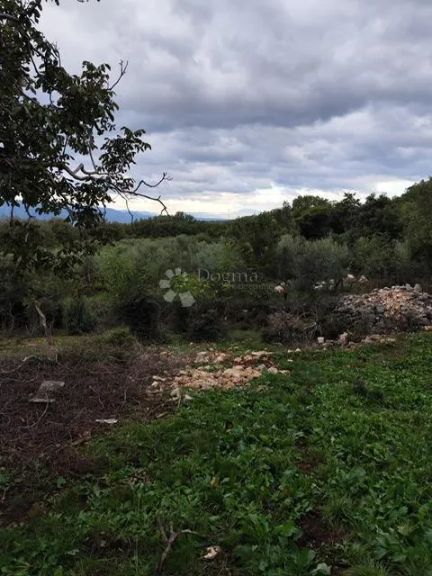 Atraktivno građevinsko+poljoprivredno zemljište - Vrh, Krk