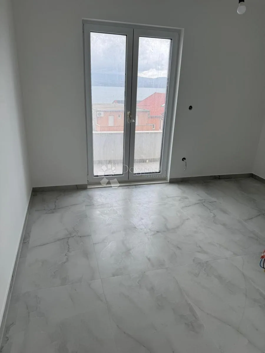 omiška rivijera - kuća s otvorenim pogledom na more - slika 6