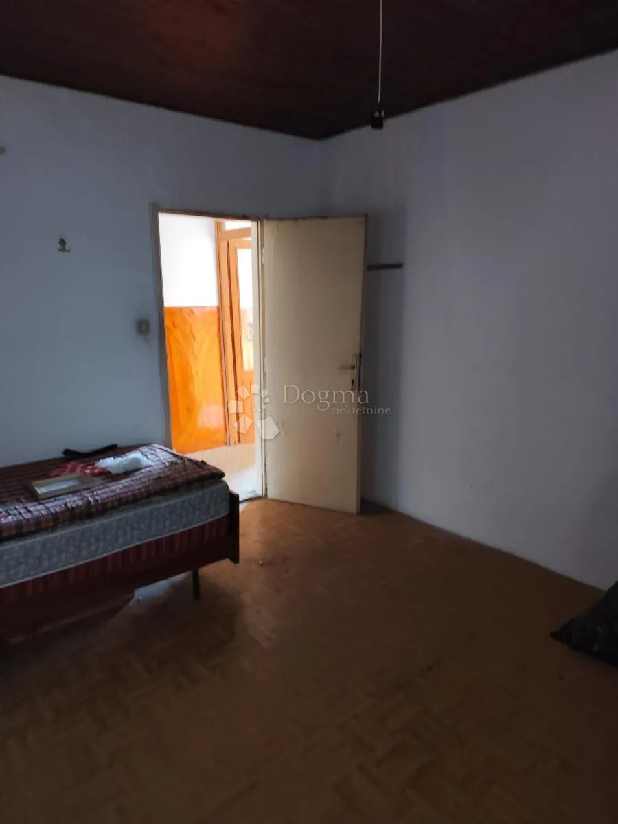 poslovni prostor 50 m od mora - slika 11