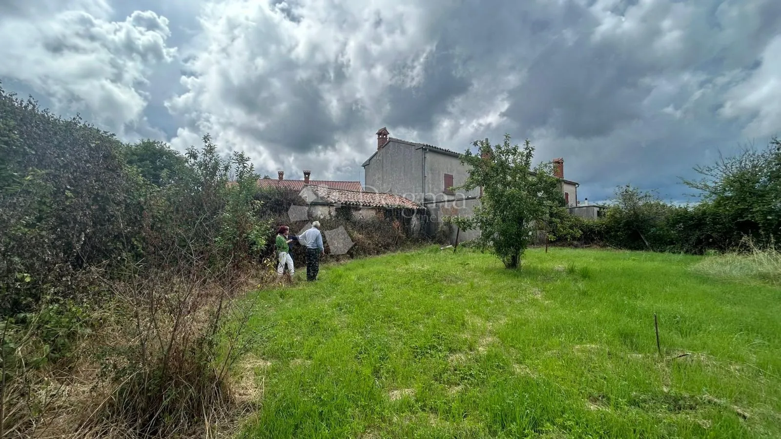 kuća za renovaciju s građevinskim zemljištem - barban - slika 19
