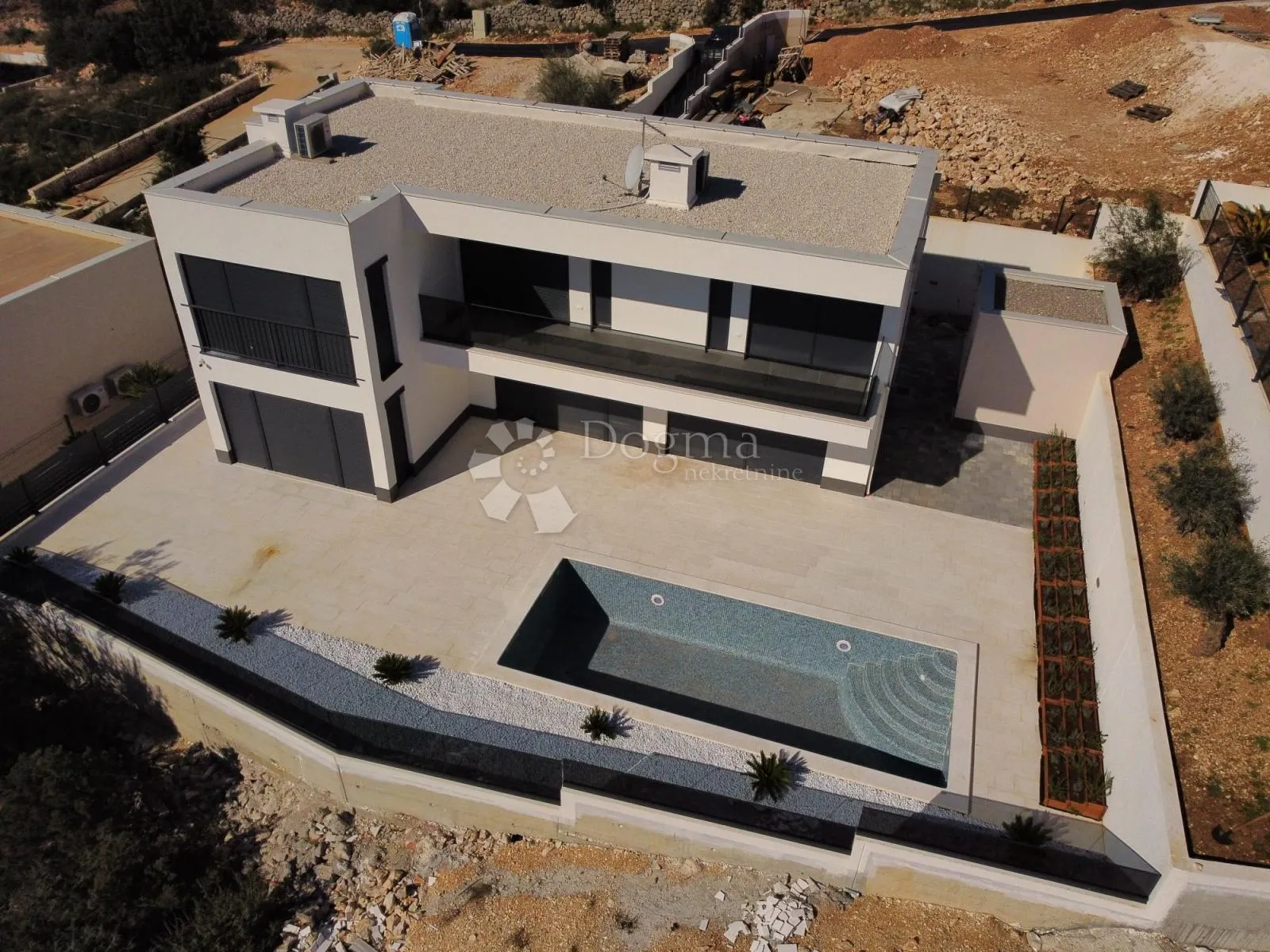 vinišće- top prilika!!! moderna villa s pogledom na more - slika 2
