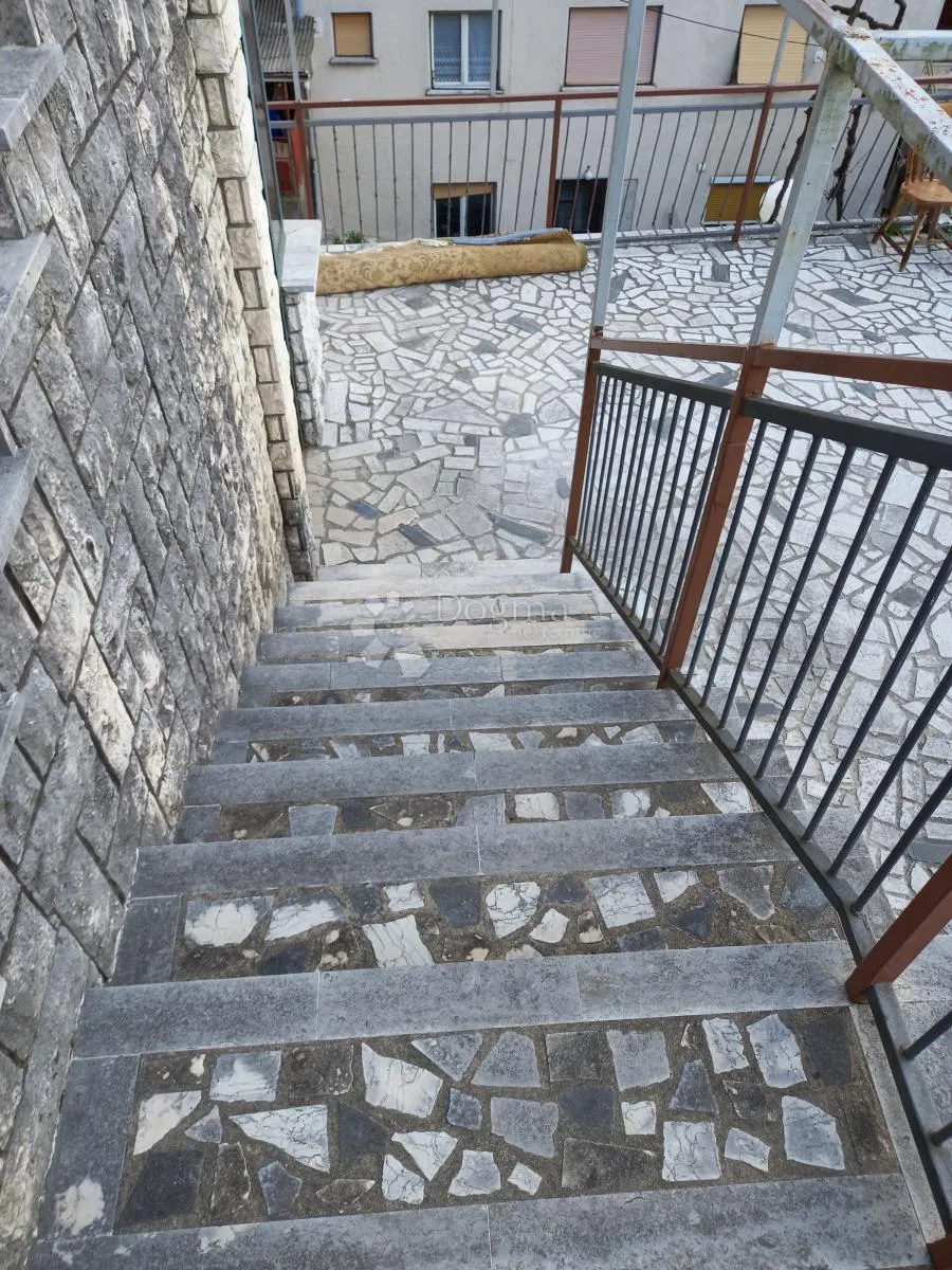 rijeka, g.drenova, kuća sa tri stana - slika 9