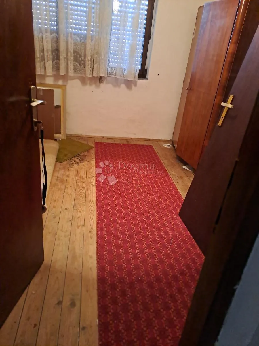 izvrsna lokacija, kuća s 3 stana - slika 19