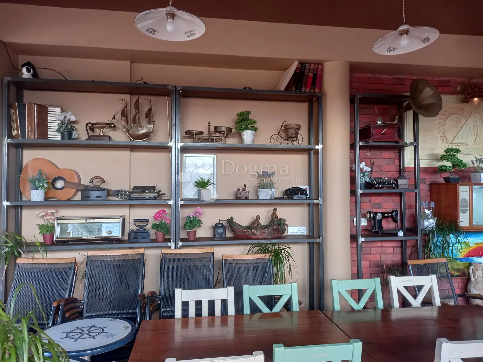 kompletno opremljen bistro / restoran – zaton - slika 2