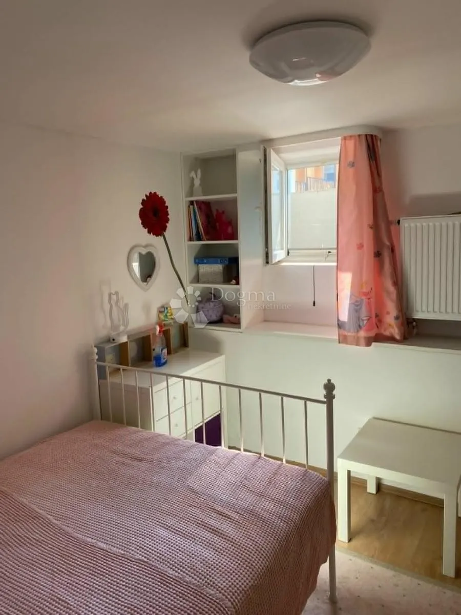 petrčane - prostrani dvoetažni stan s vrtom 119,24 m2 - slika 19