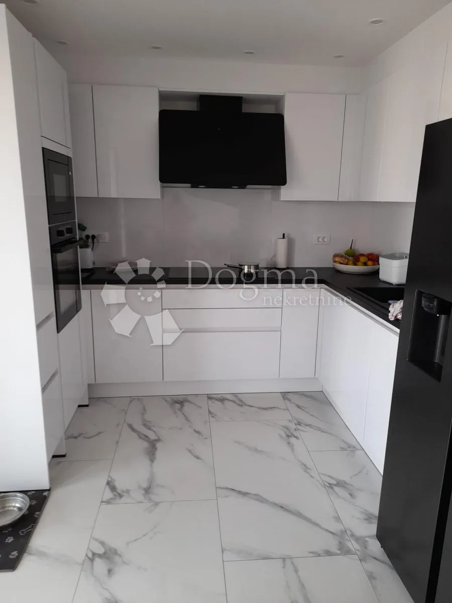 malinska, luksuzna kuća 240 m2 sa bazenom, prodaja - slika 3