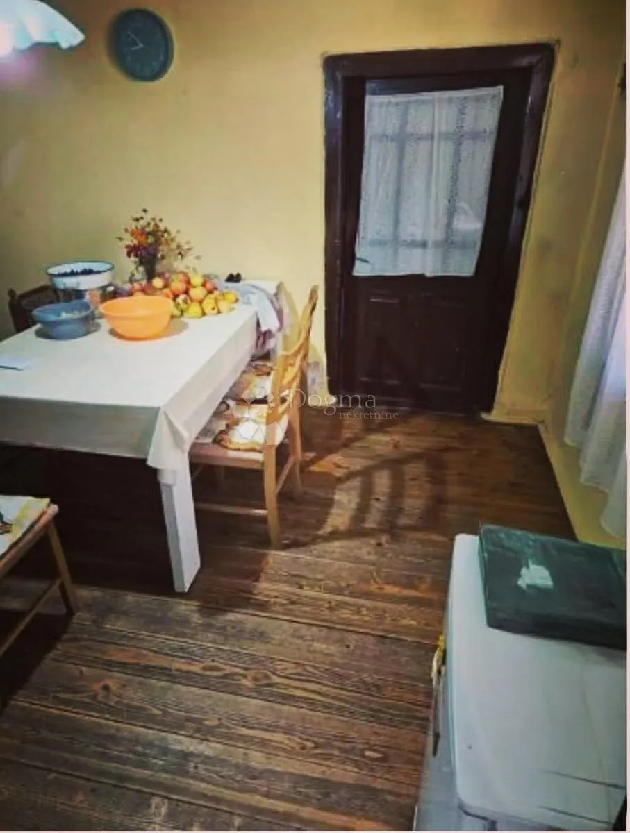 kuća s okućnicom i velikim potencijalom - slika 8