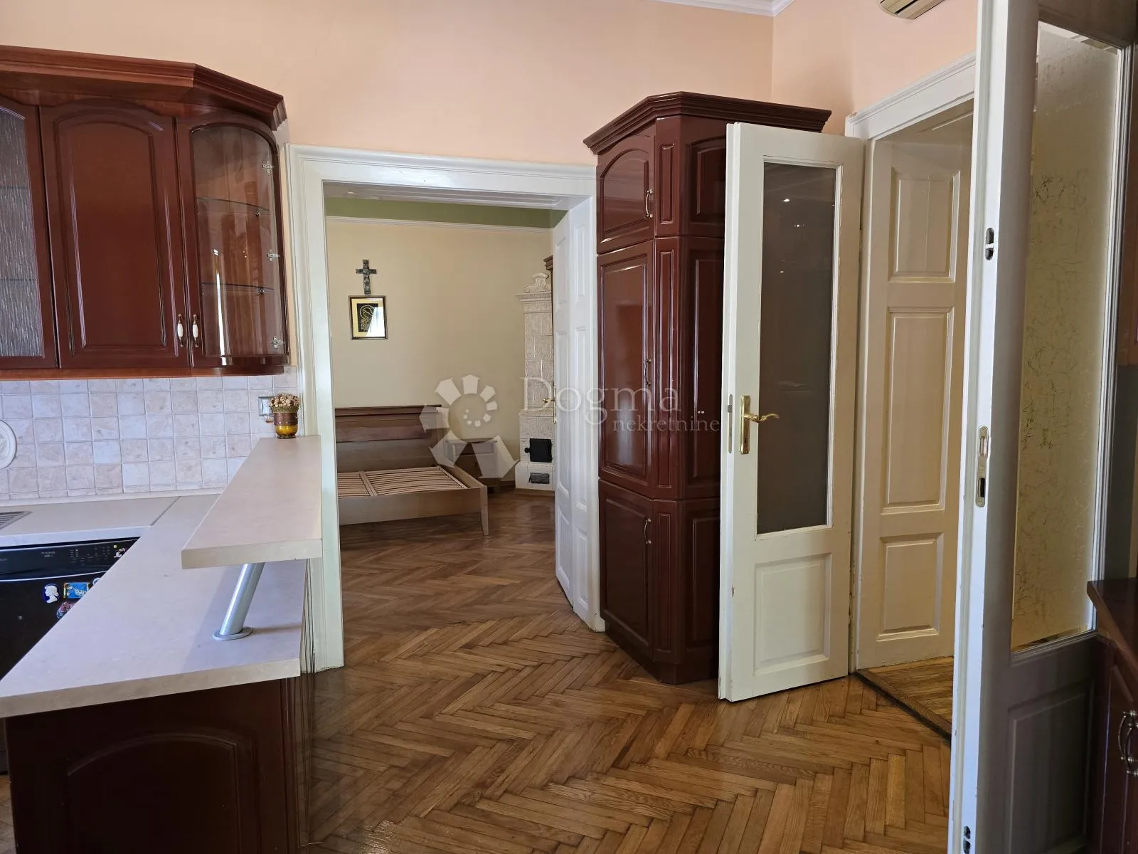 stan u baroknom stilu u centru varaždina - slika 21