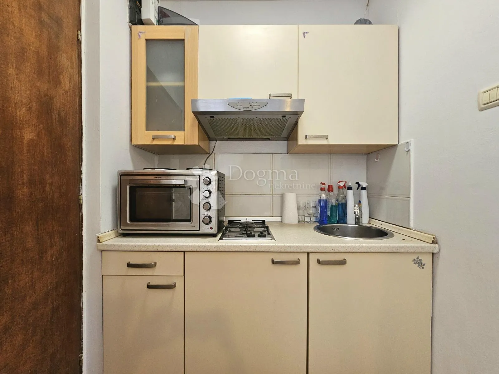prilika – studio apartman u centru umaga - slika 6