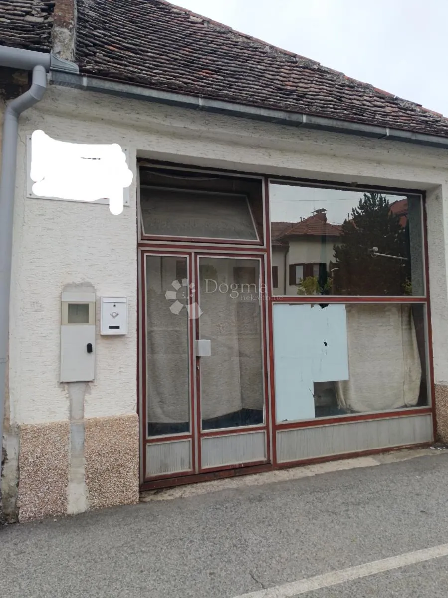Zemljište s poslovnim prostorom i potencijalom gradnje u strogom centru Đakova-mogućnost zamjene! - Đakovo