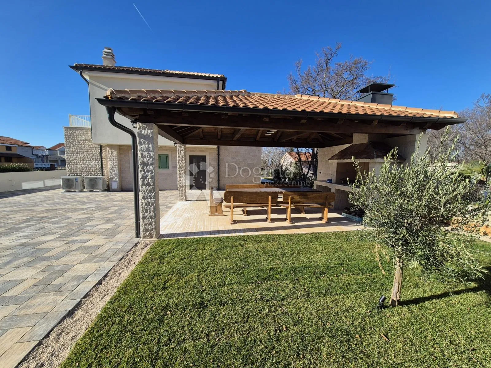villa sa bazenom malinska krk - slika 18