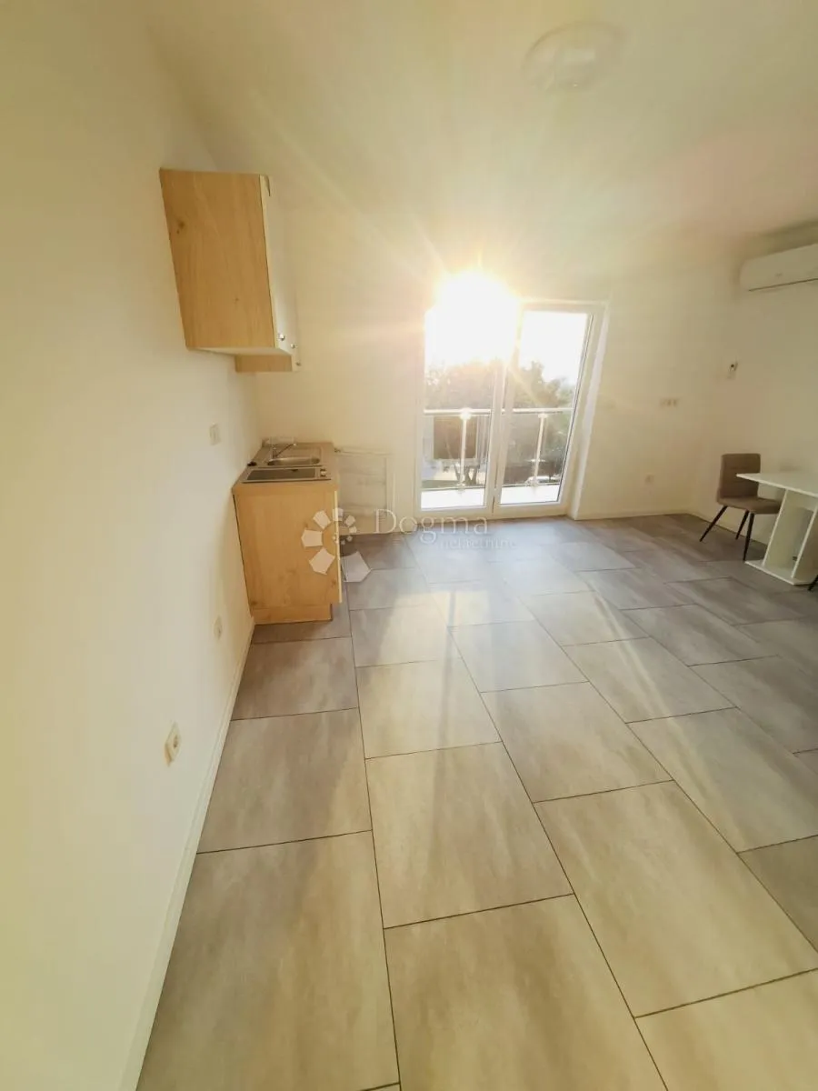 slobodan 1s+db, za dugoročan najam, g. vežica, balkon, osiguran parking, - slika 2