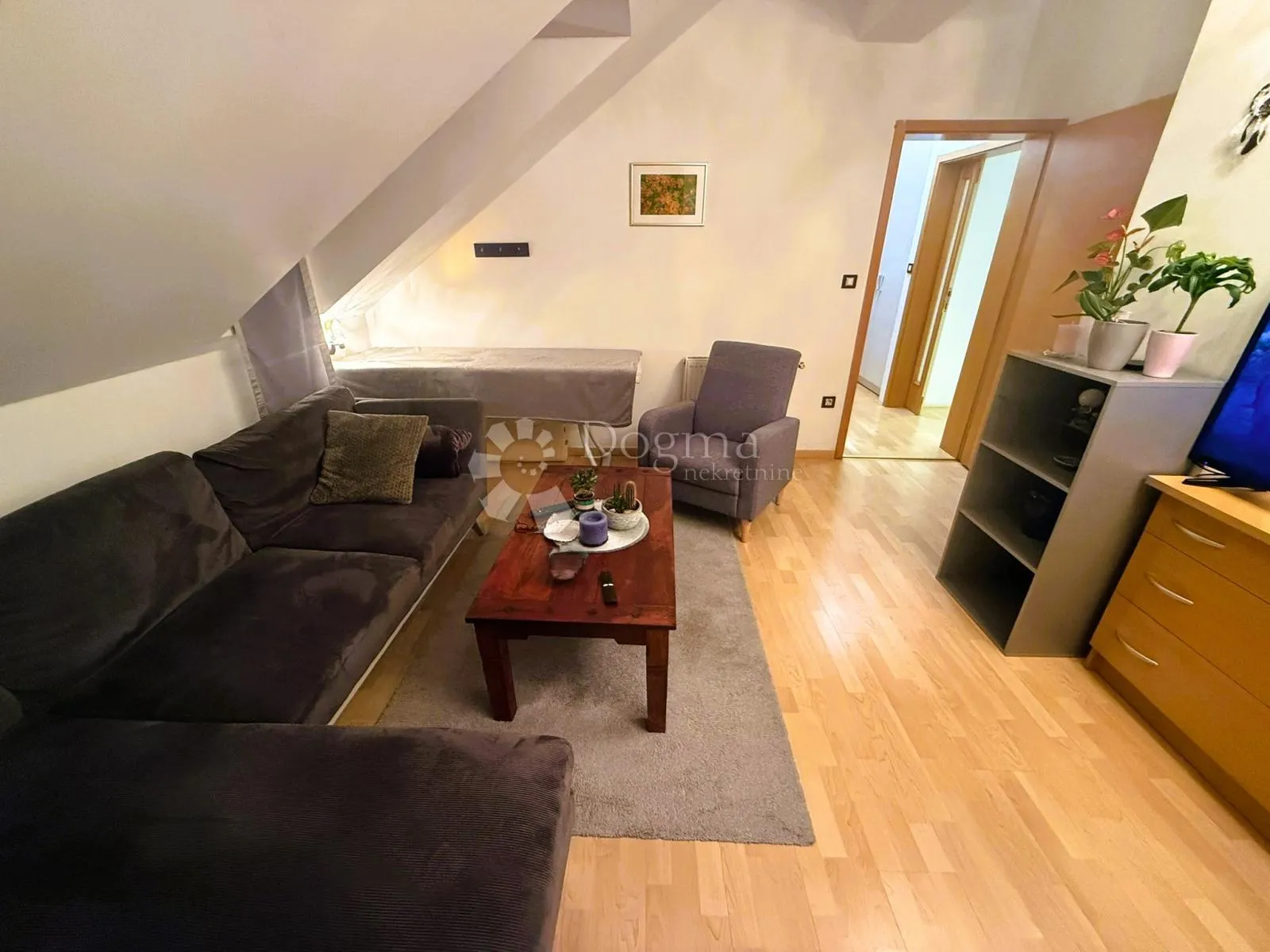top prilika po sniženoj cijeni - cijeli kat, 145 m², privatni ulaz i parking - slika 16