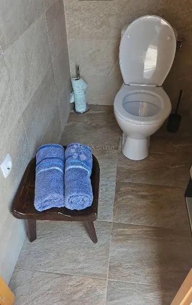 kostrena - šarmantna kuća sa bazenom i pogledom na more - slika 17