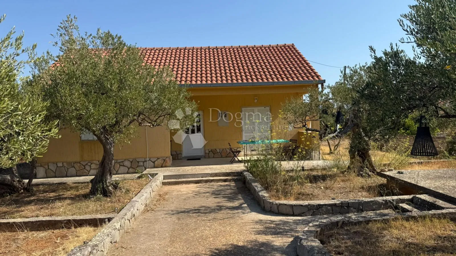 kuća hvar- zastražišće 110m2 + 500m2 okučnice - slika 3