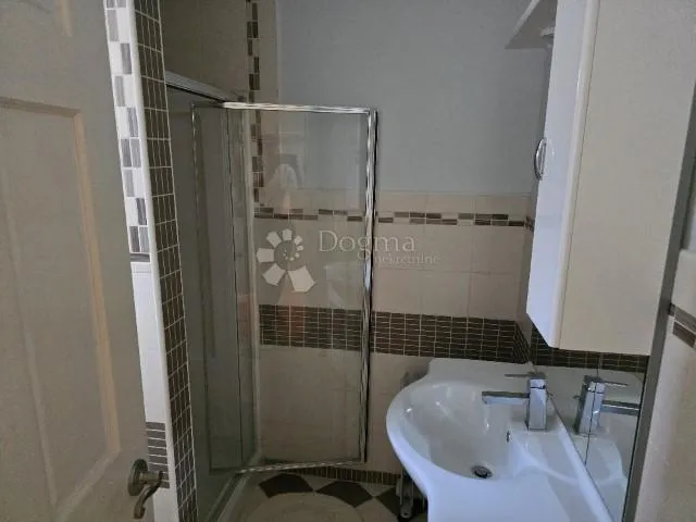 kraljevica,odlična kuća,uređena,namještena - slika 28