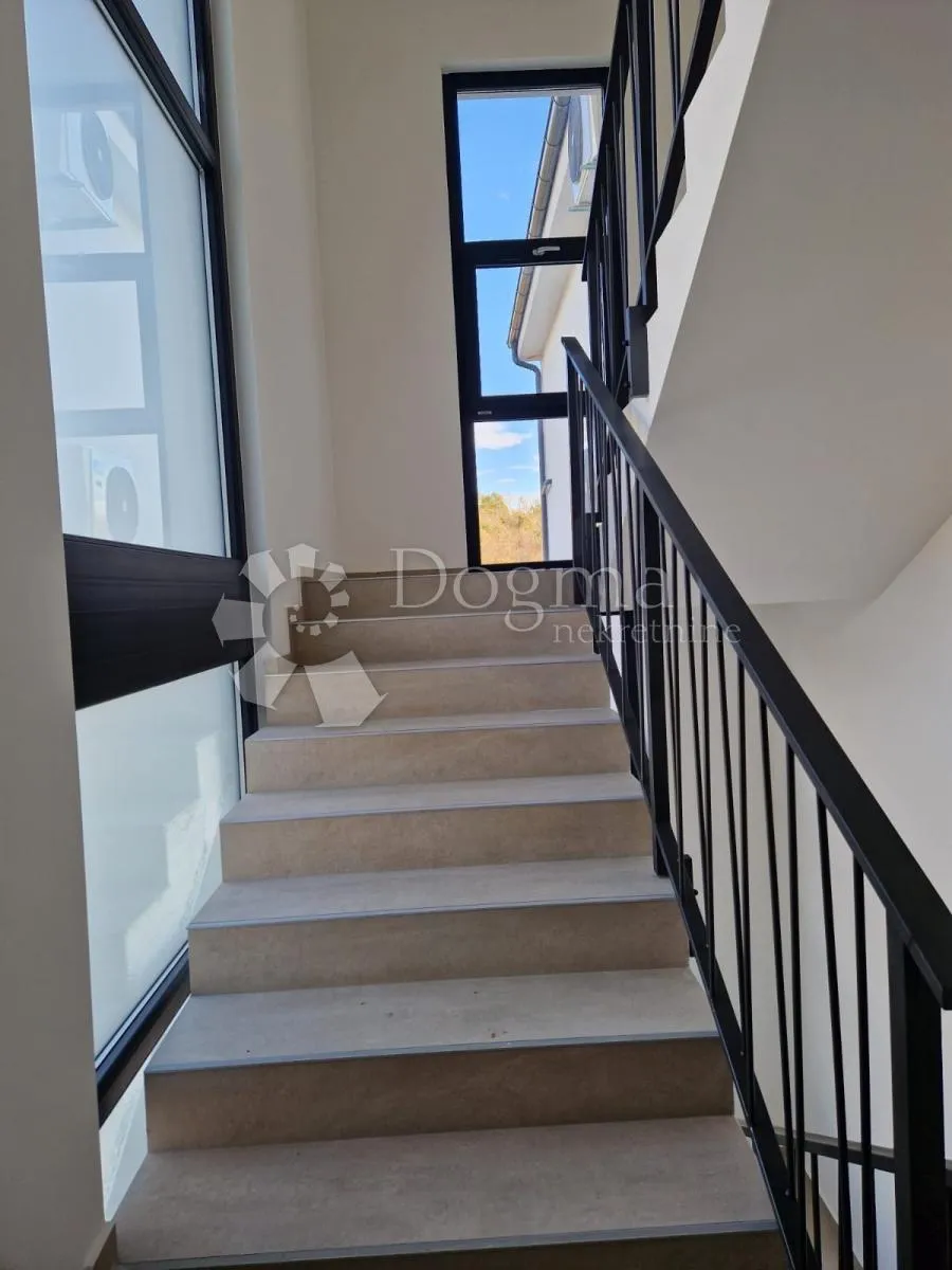 stambeno-poslovna zgrada jušići - slika 12
