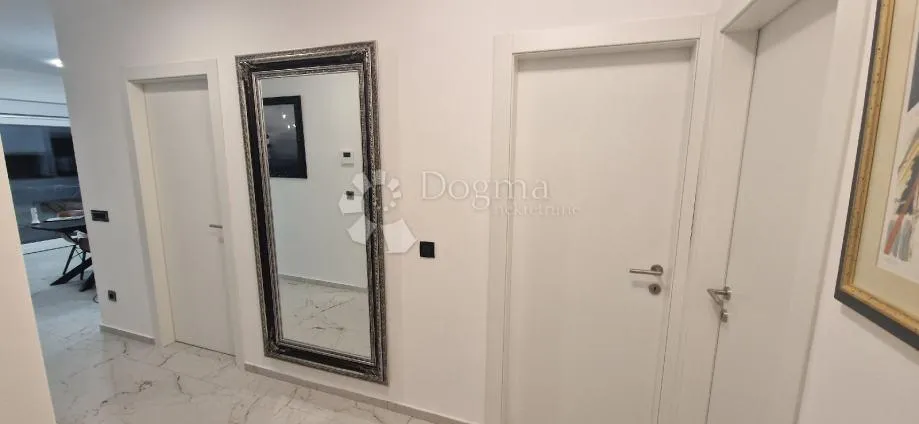 prekrasan apartman sa panoramskim pogledom - slika 17