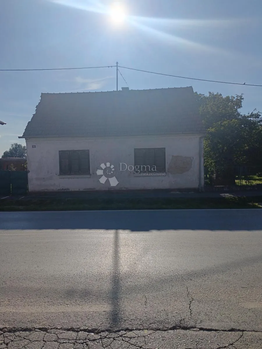 kuća za renovaciju i veliko zemljište,odlična lokacija u dardi!! - slika 7
