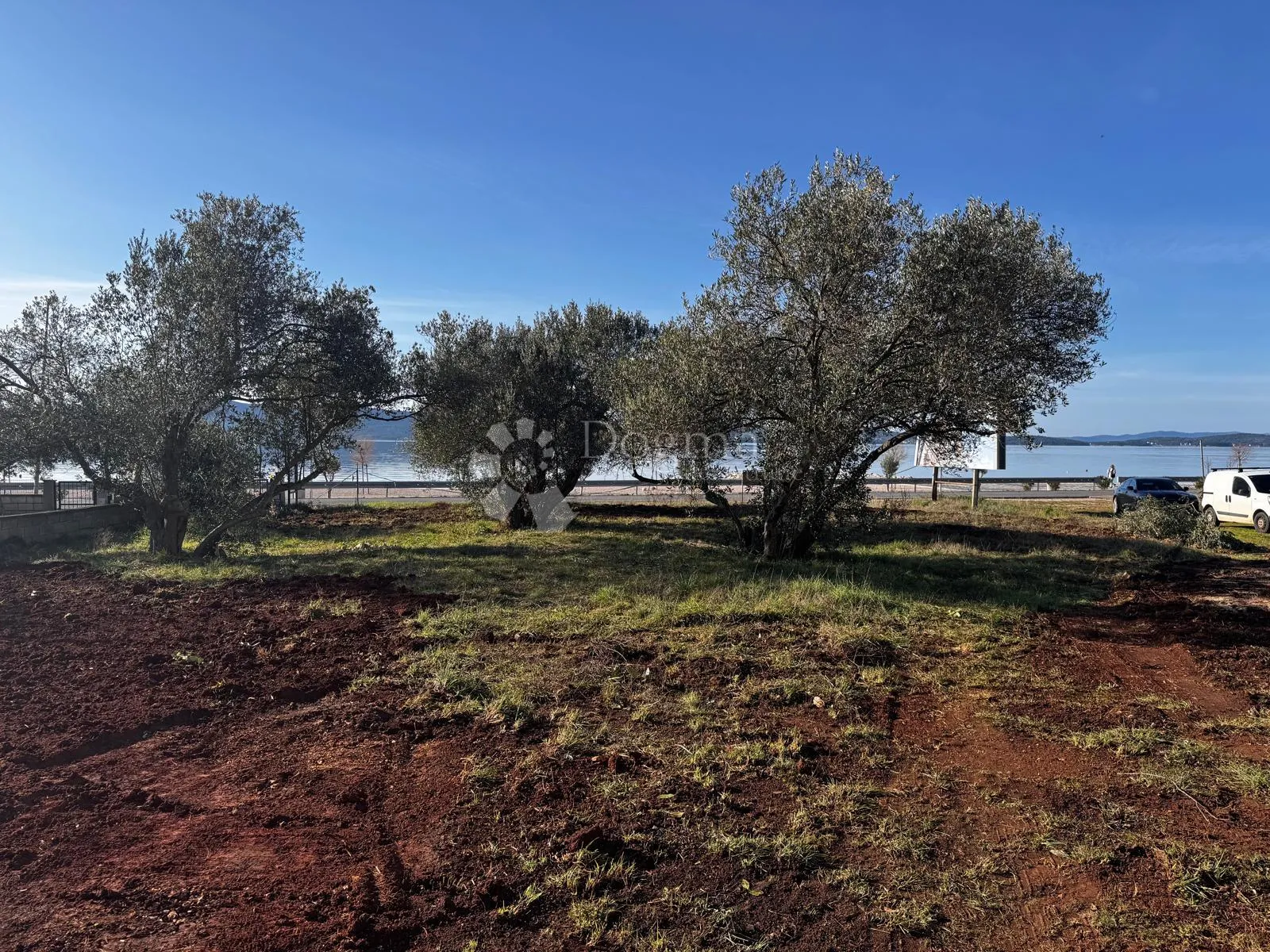 građ. zemljište sukošan(tustica) - 2152 m2, 1.red more - slika 4