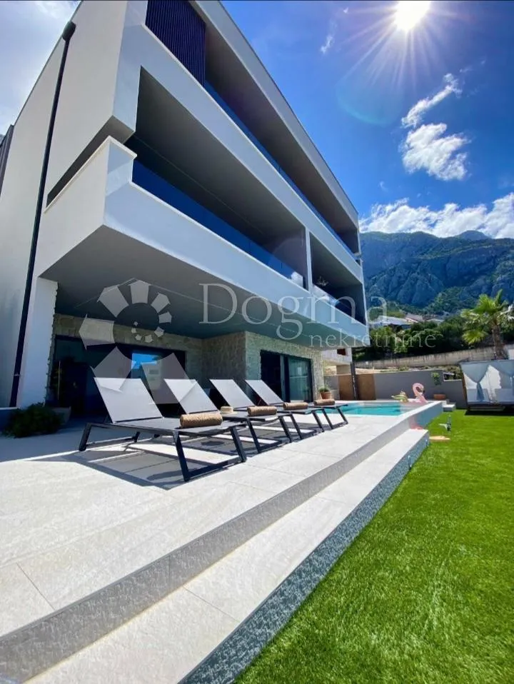 luksuzna vila sa bazenom, makarska - slika 20