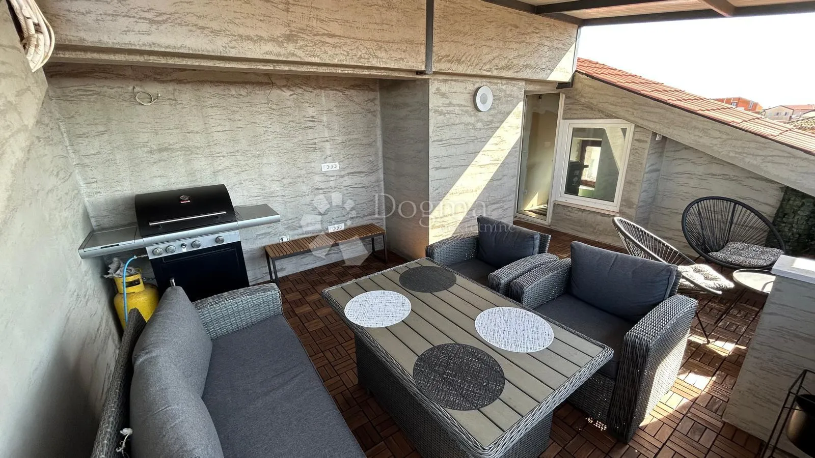 predivna renovirana kuća 160m2 - šišan - slika 18