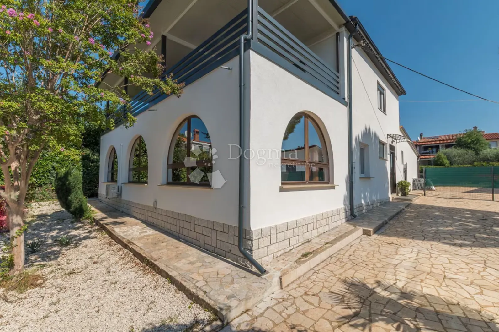 prostrana kuća u blizini poreča - slika 2