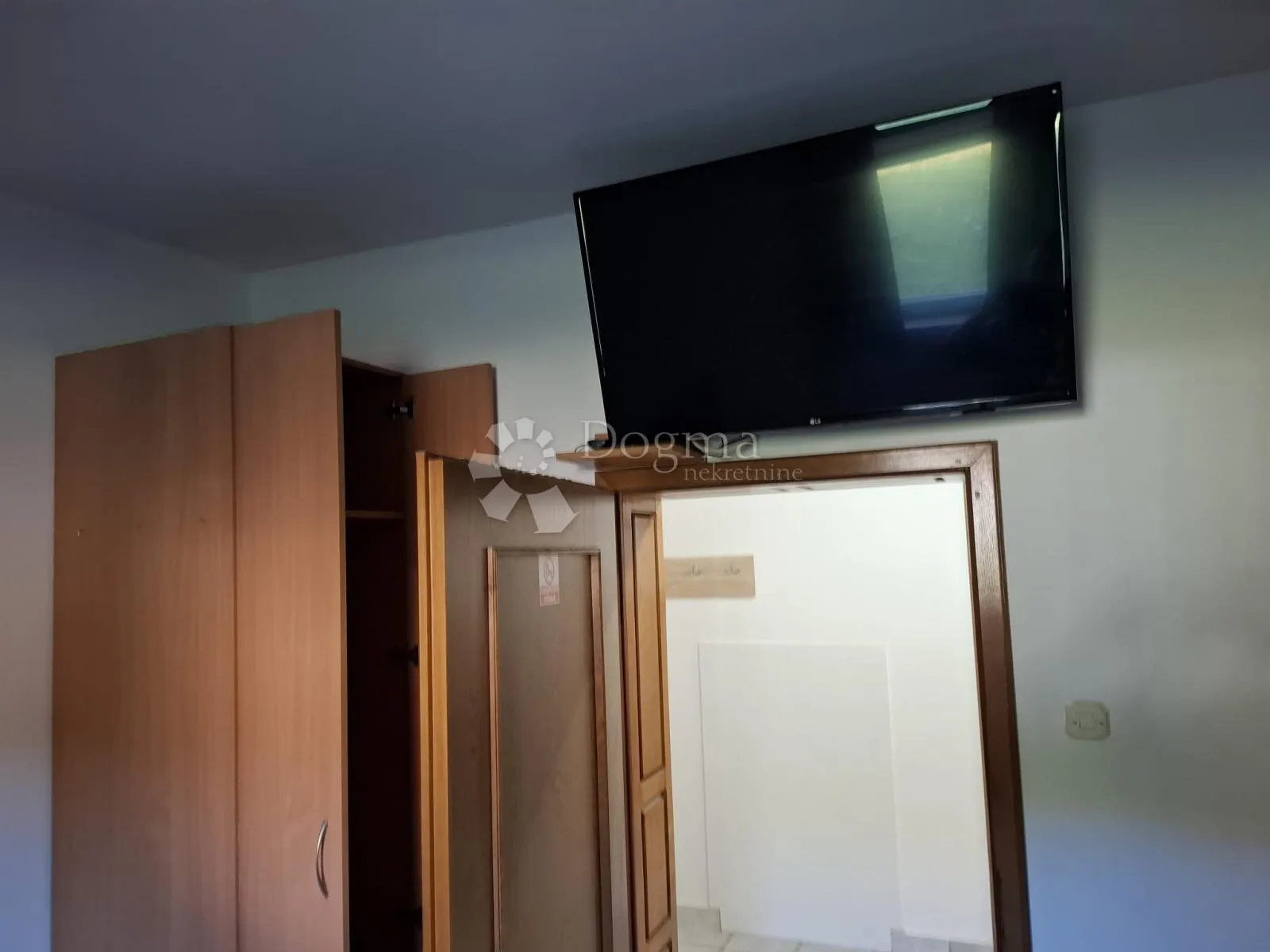 idealno za radnike: prostrani stan, 10 osoba, štefanovec - slika 8