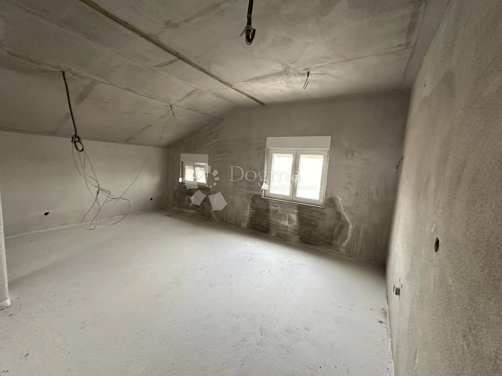 zukve kuća sa 3 apartmana *prilika!!!* - slika 11