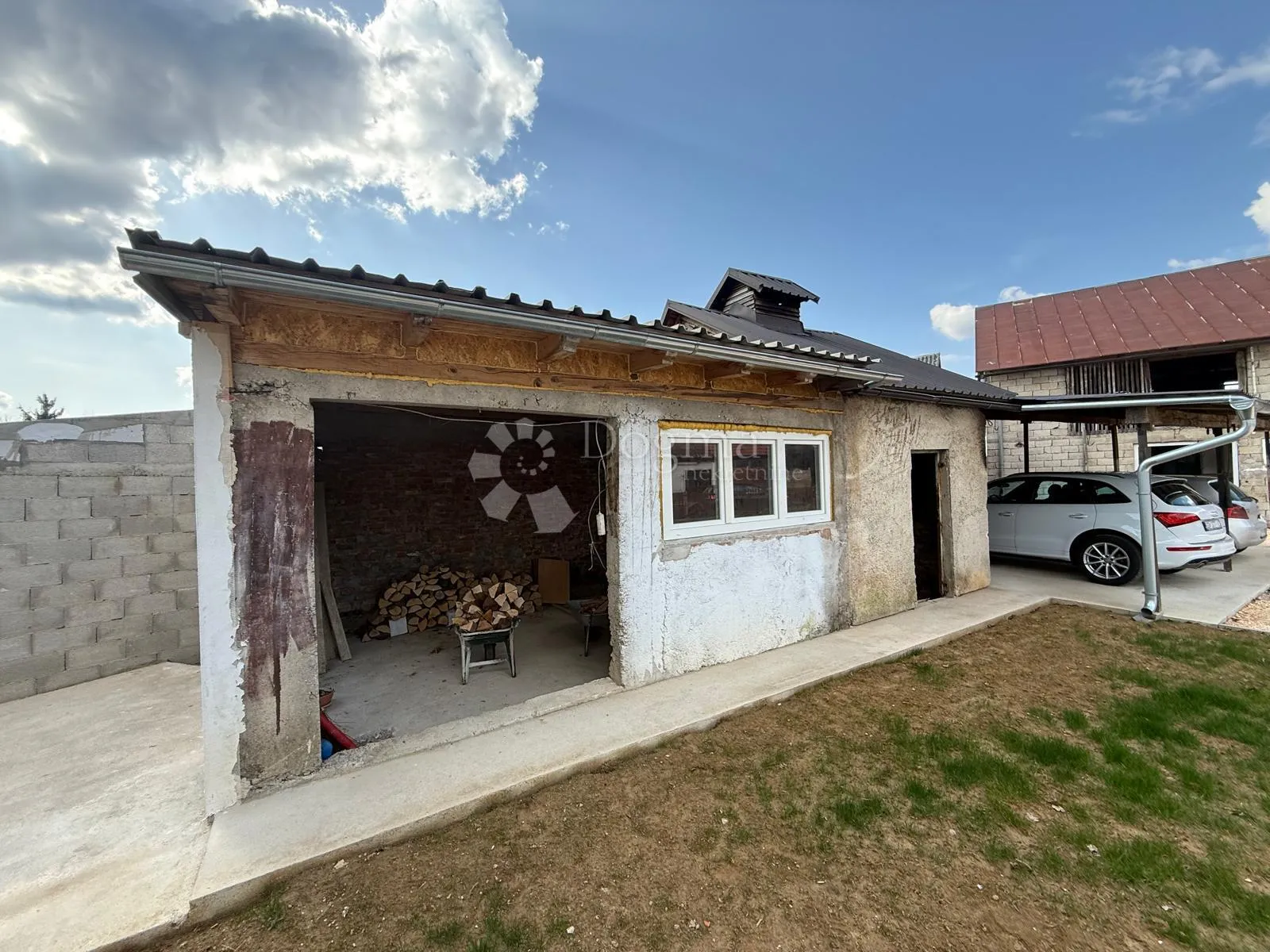 kuća s 2 stana 2 pomoćna objekta i 3000 m2 vrta - slika 23