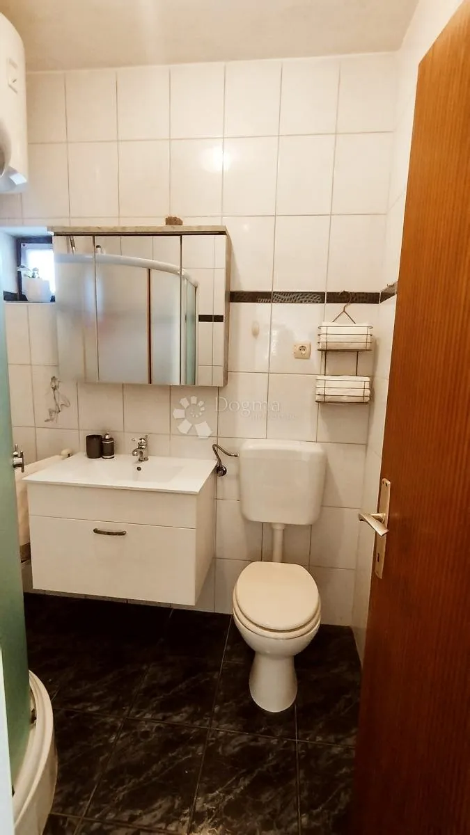 apartmanska kuća u vrsima - slika 6