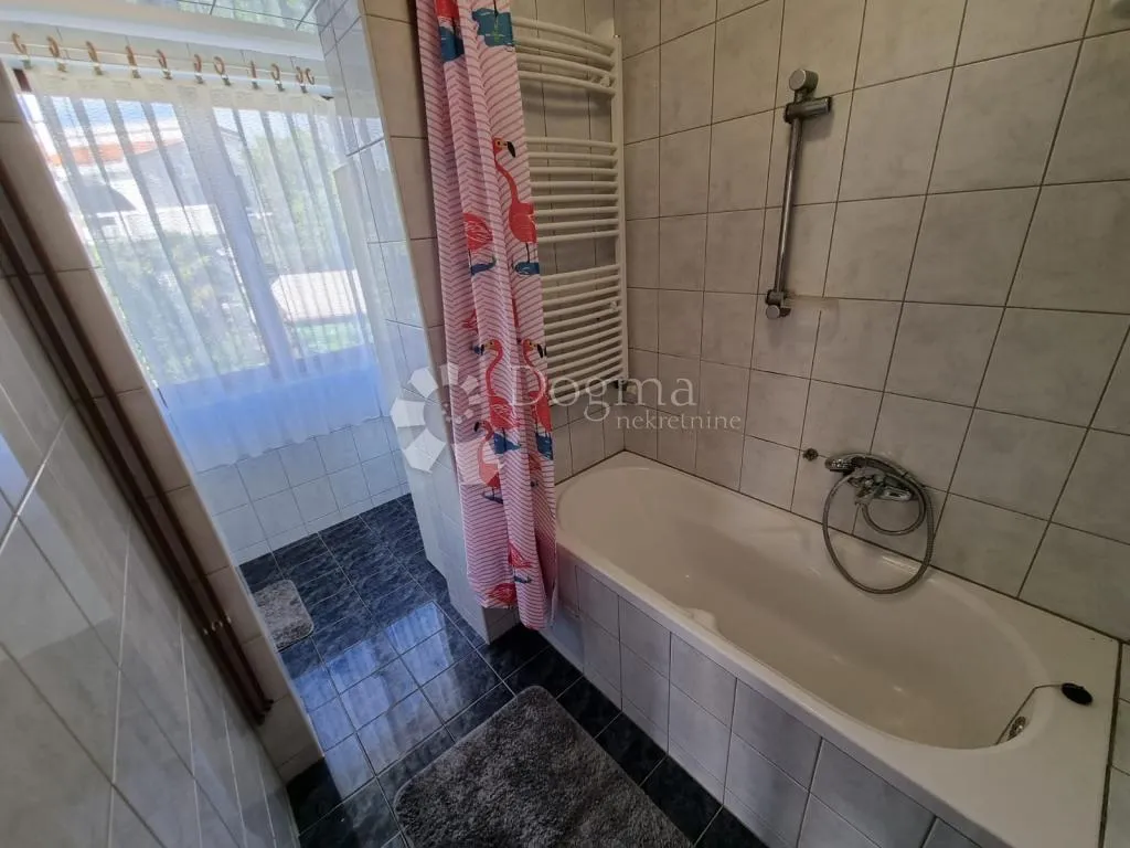 dva apartmana - prilika za investitore - slika 13